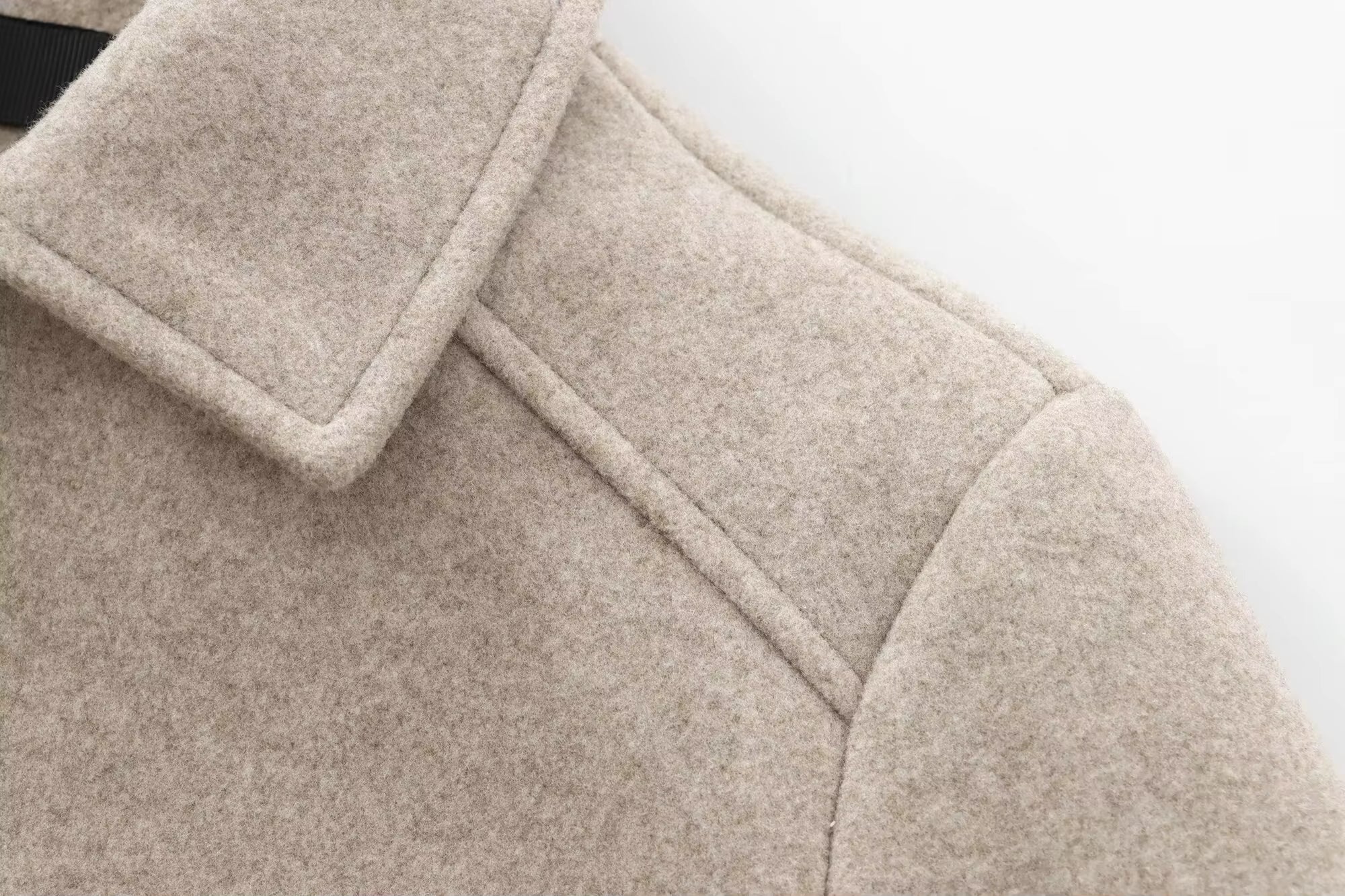 Elegant Zip-Up Winter Jacket