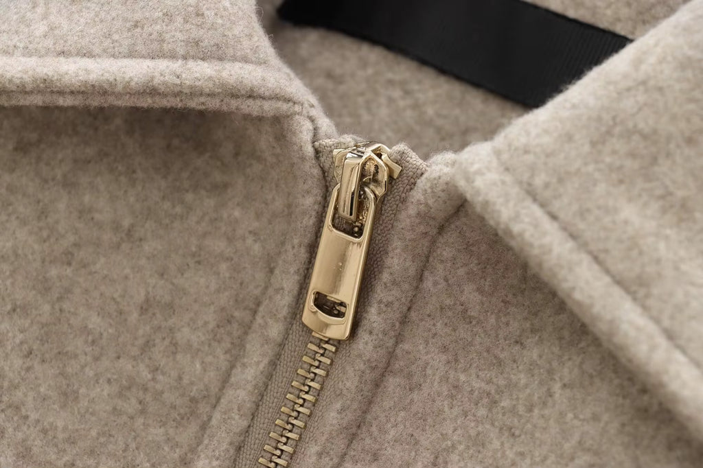 Elegant Zip-Up Winter Jacket
