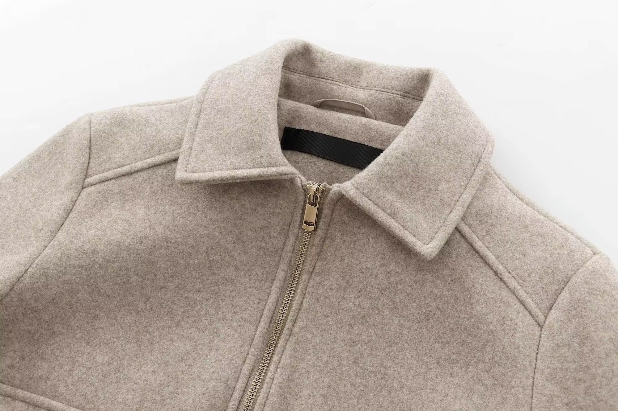 Elegant Zip-Up Winter Jacket